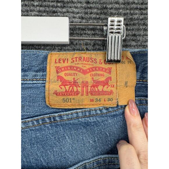 Levis Jeans Mens 34x30 Blue Straight Leg 501 XX Button Fly Medium Wash Denim - Picture 7 of 16